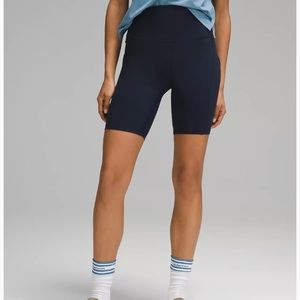 Lululemon 8” Align high-rise biker shorts with pockets